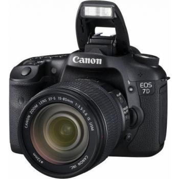 Canon EOS 7D Digicam 18 MPix DSLR Kit inkl. EF-S 18-135 mm Objektiv